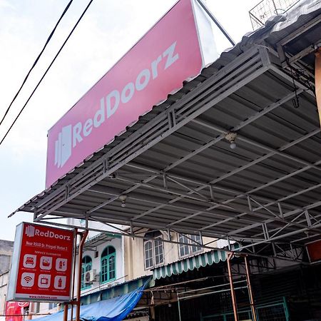Готель Reddoorz Near Rsud Dr Pringadi Medan 3 Екстер'єр фото