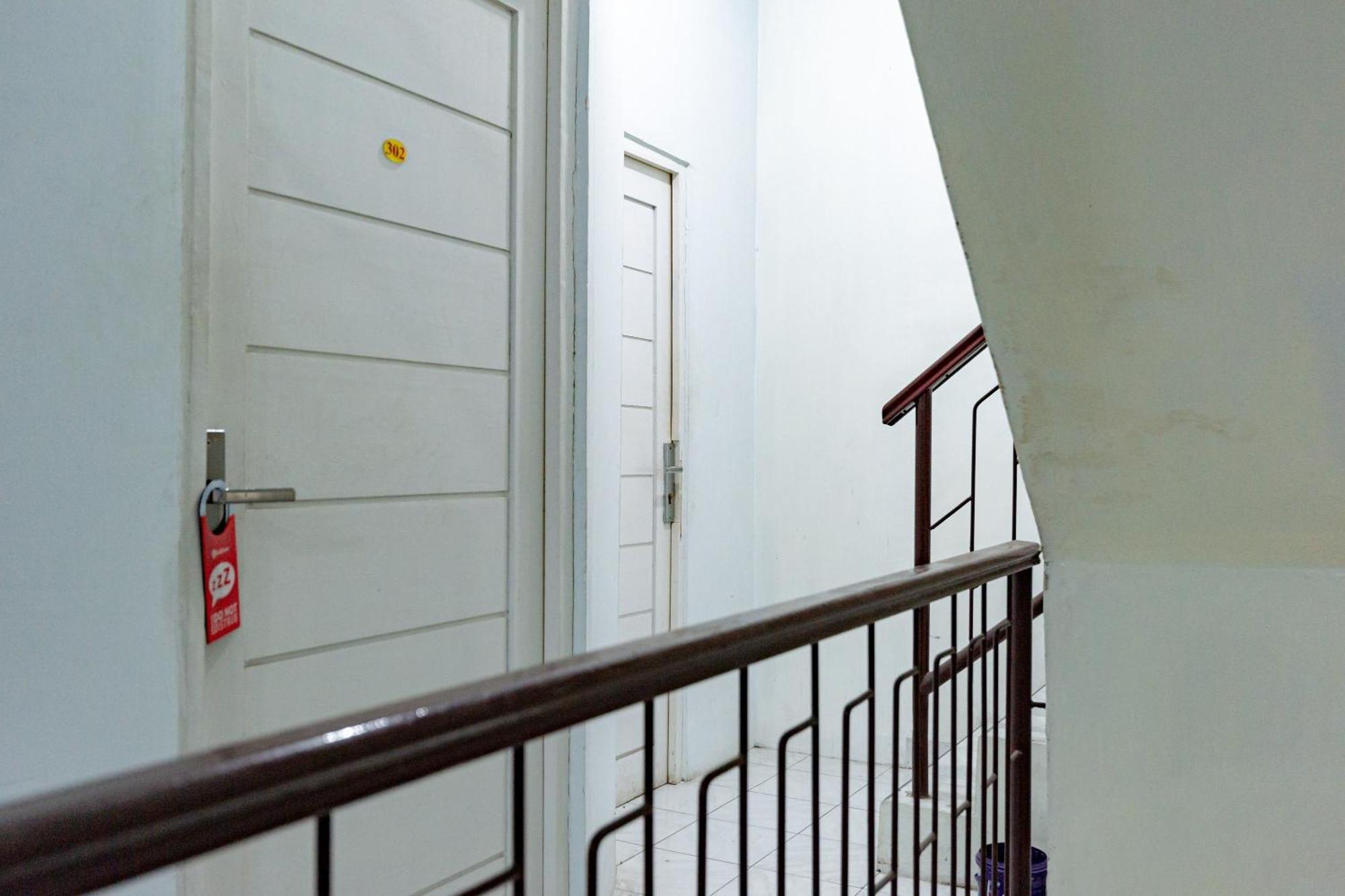Готель Reddoorz Near Rsud Dr Pringadi Medan 3 Екстер'єр фото