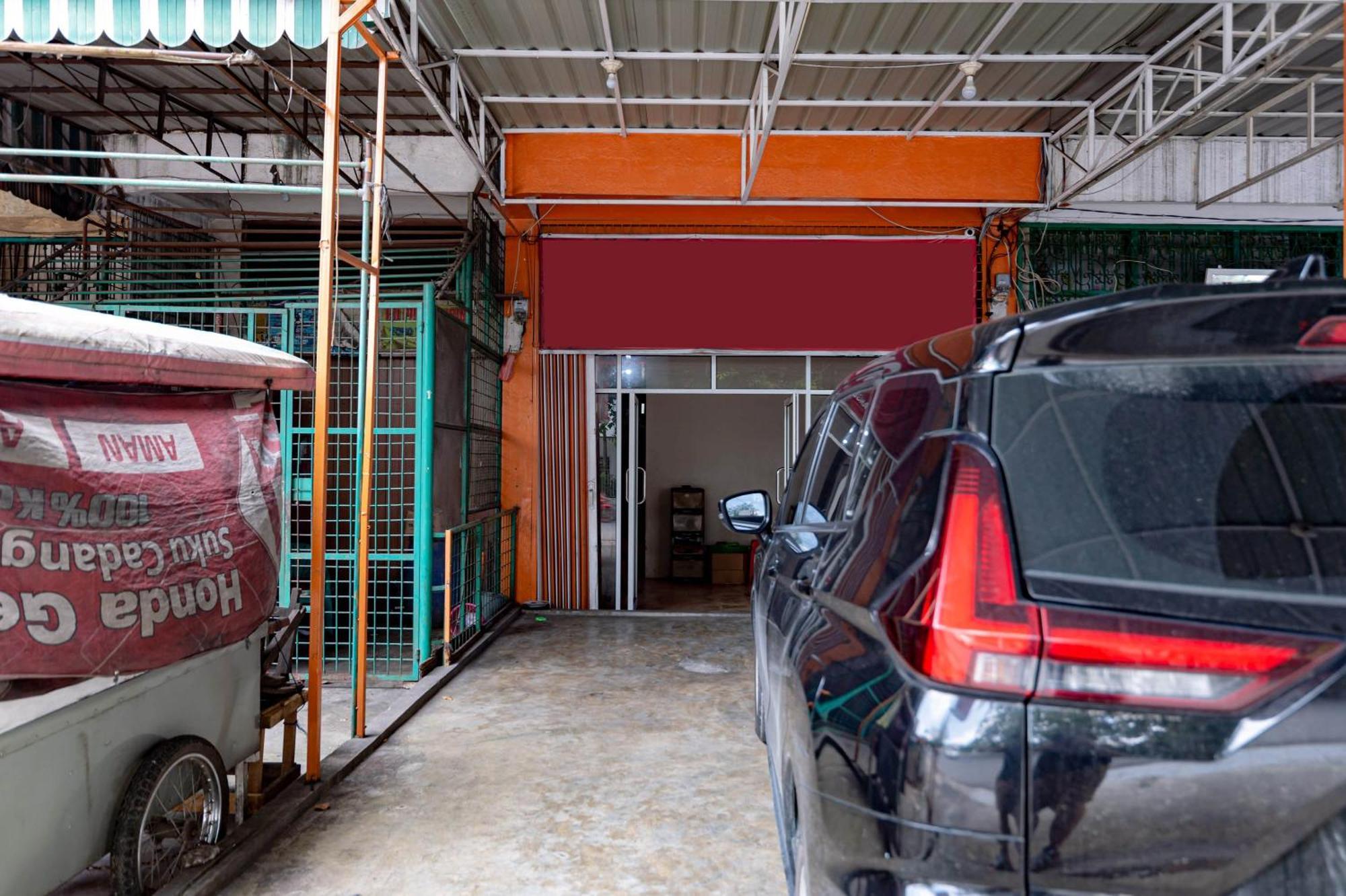 Готель Reddoorz Near Rsud Dr Pringadi Medan 3 Екстер'єр фото