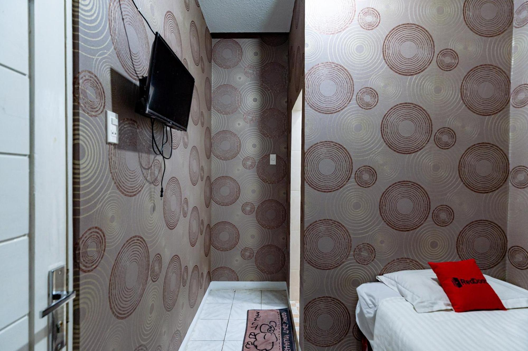 Готель Reddoorz Near Rsud Dr Pringadi Medan 3 Екстер'єр фото