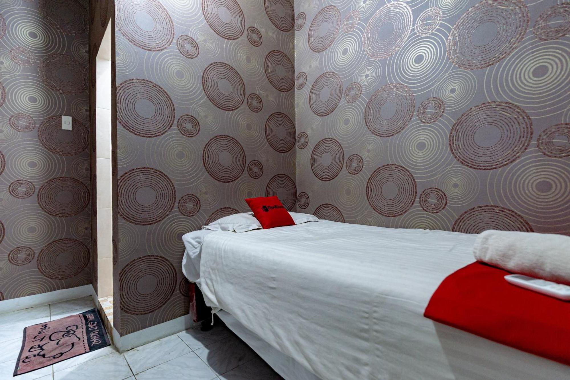 Готель Reddoorz Near Rsud Dr Pringadi Medan 3 Екстер'єр фото
